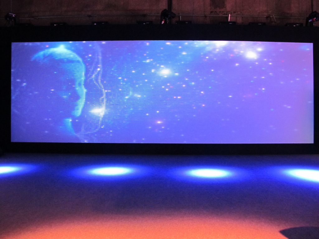INTEGRATED LED DISPLAY FOR LIVE BROADCAST FROM MOSCOW