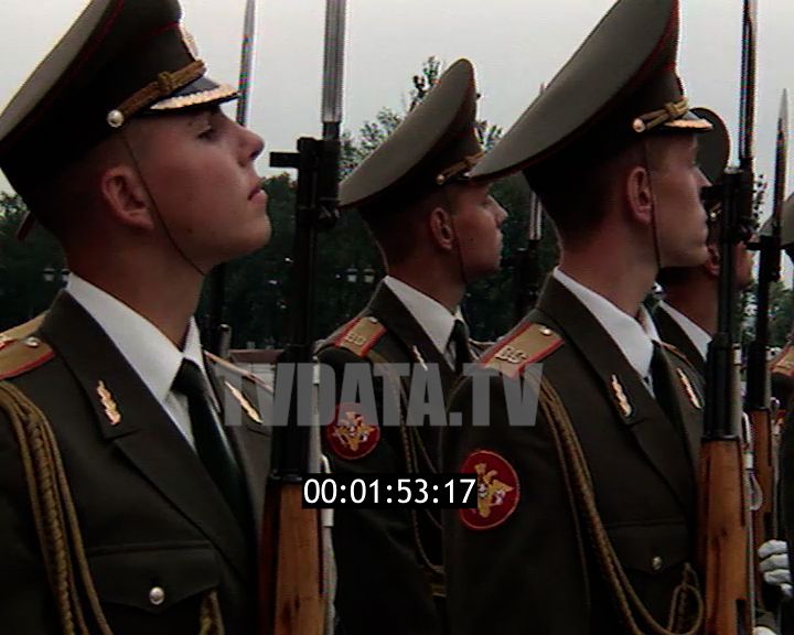 an official ceremony at the airport during Donald Rumsfeld’s visit to Moscow