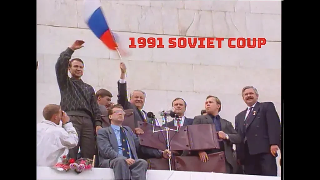 1991 Soviet coup rally in Moscow, Russian tricolor flag