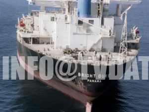 Archival 1987 news footage showing the oil tanker BRIGHT DUKE, marked “Panama,” passing through the Strait of Hormuz. This footage originates during a period of heightened maritime tension in the Persian Gulf.